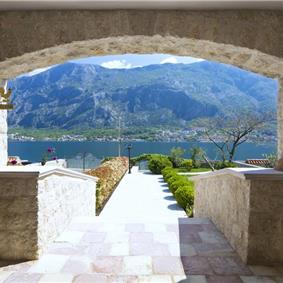 5 bedroom bayside villa with pool near Kotor, sleeps 12